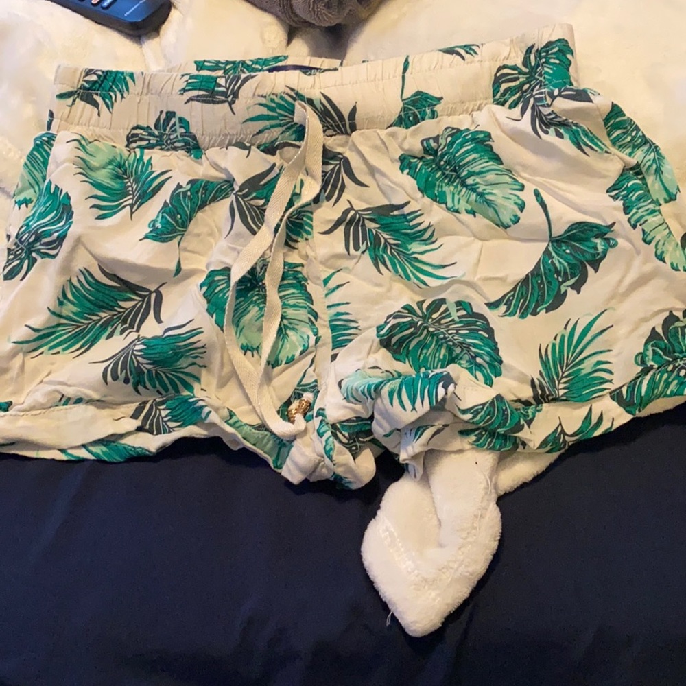 Tropical shorts